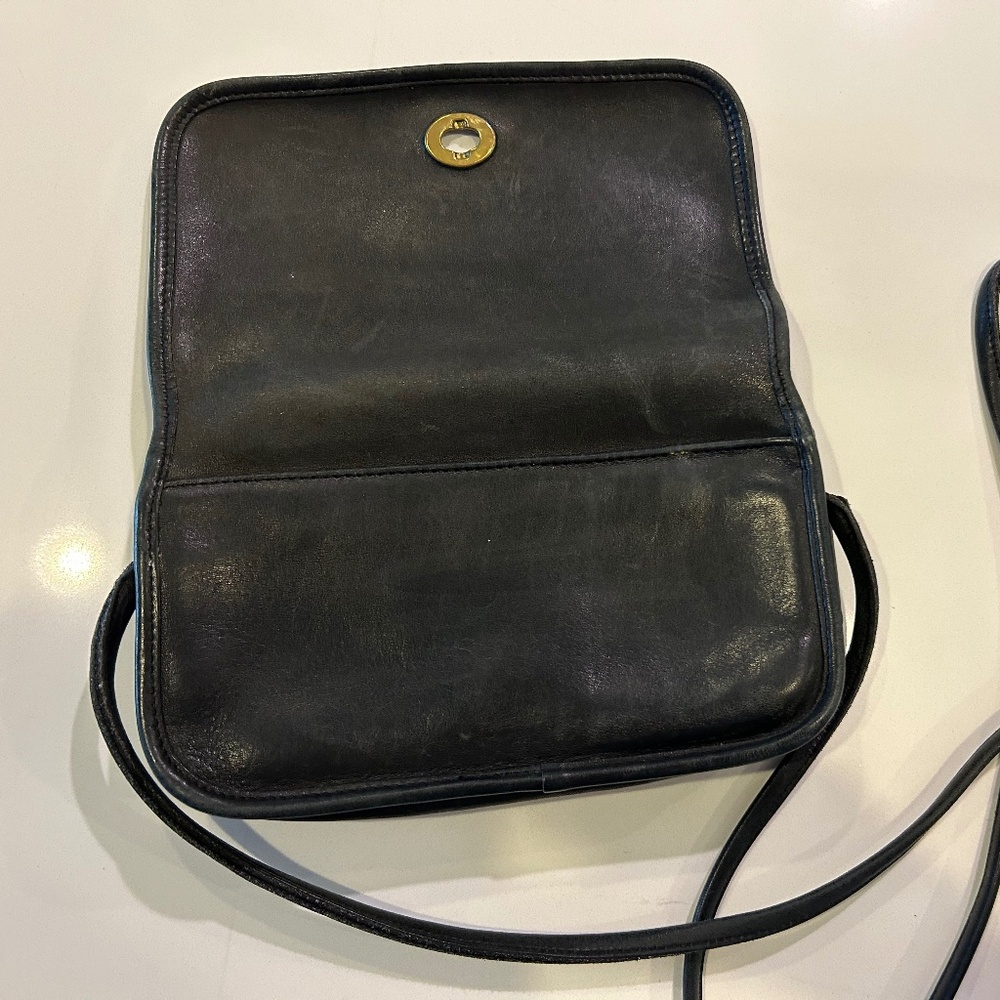 Vintage Coach Leather Shoulder Bag - Picture 4 of 14